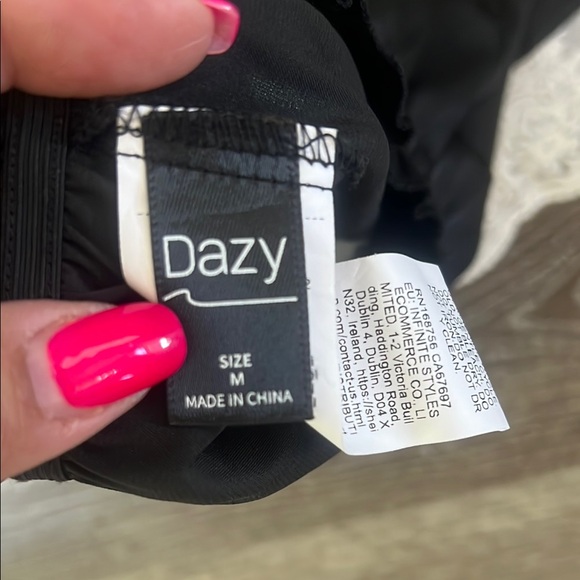 Black and White Lace Trim Sleepwear Set - Picture 8 of 9